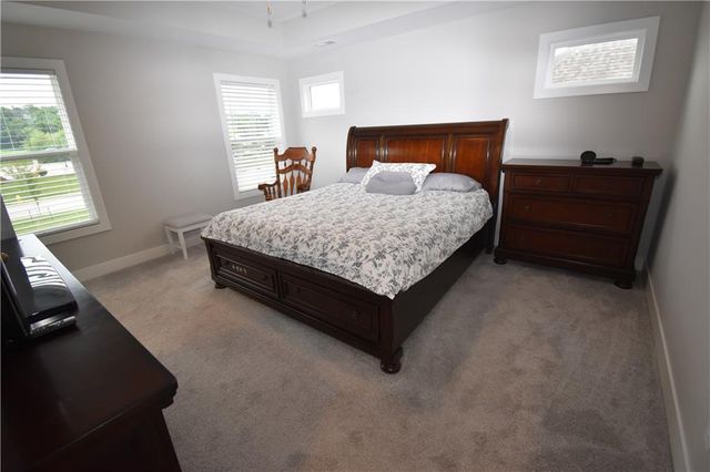 2018 SW Farm Field Lane, Lee's Summit, MO 64082