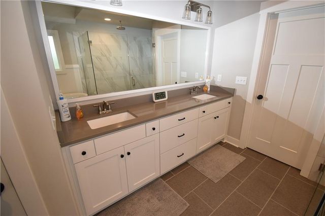 2018 SW Farm Field Lane, Lee's Summit, MO 64082