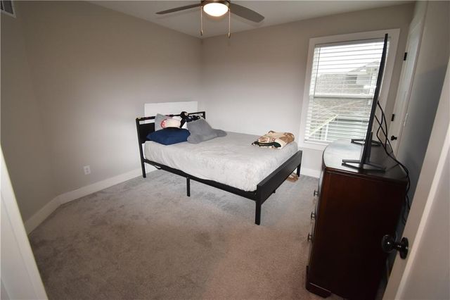2018 SW Farm Field Lane, Lee's Summit, MO 64082