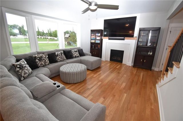 2018 SW Farm Field Lane, Lee's Summit, MO 64082
