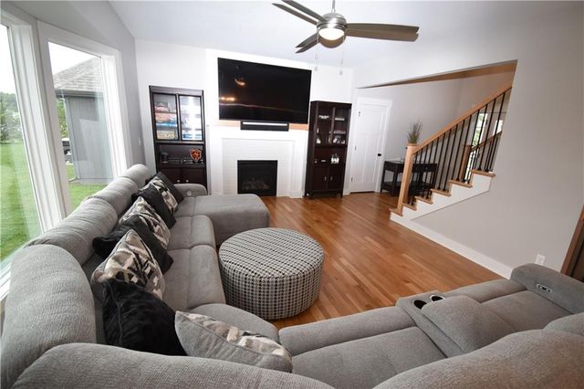 2018 SW Farm Field Lane, Lee's Summit, MO 64082