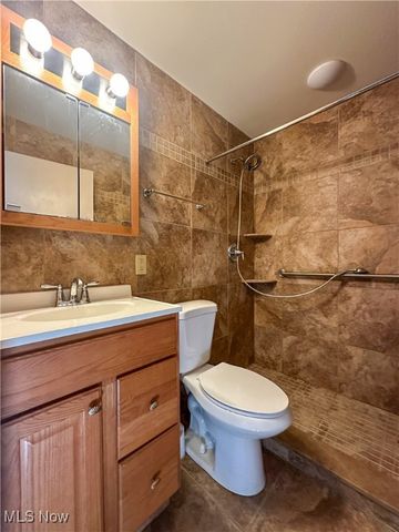 401 Indiana Avenue, Girard, OH 44420