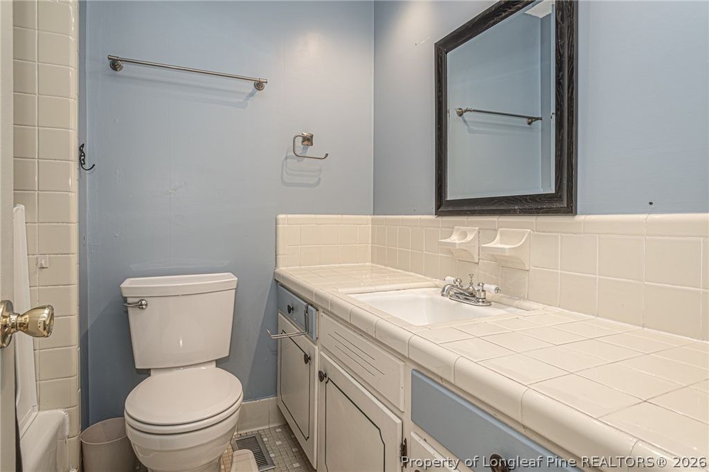 605 Dandridge Drive, Fayetteville, NC 28303 — photo 29