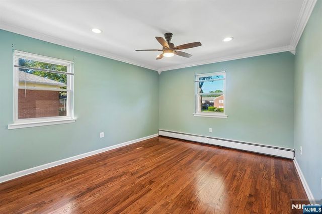 39 Manchester Court 122, Wayne, NJ 07470