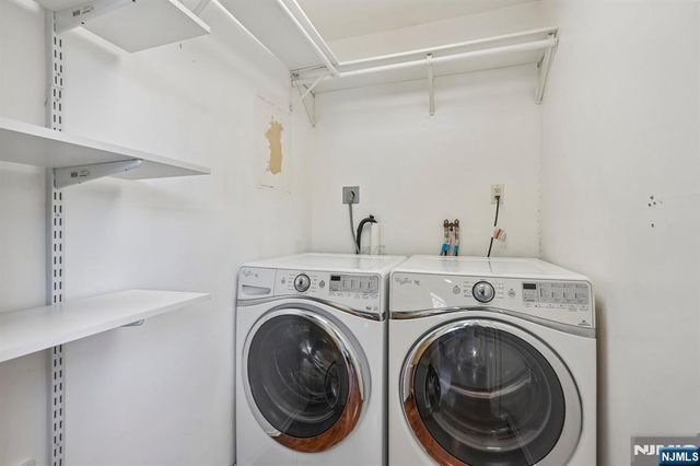 39 Manchester Court 122, Wayne, NJ 07470