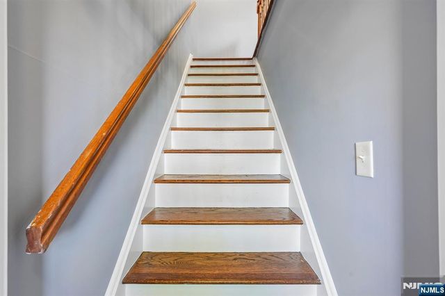 39 Manchester Court 122, Wayne, NJ 07470
