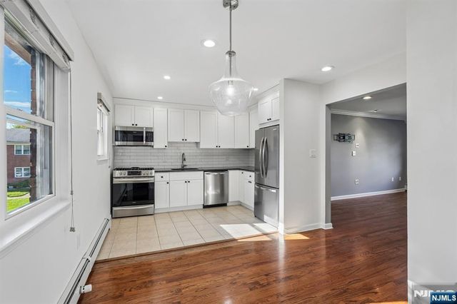 39 Manchester Court 122, Wayne, NJ 07470