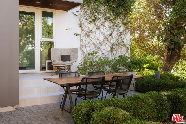 2651 Nichols Canyon Road, Los Angeles, CA 90046