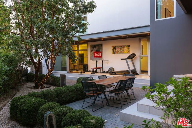 2651 Nichols Canyon Road, Los Angeles, CA 90046