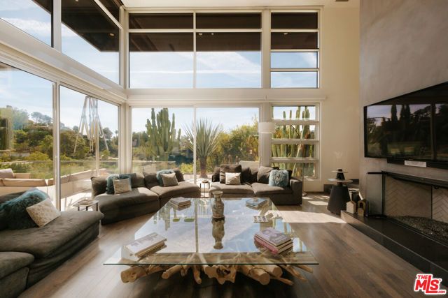 2651 Nichols Canyon Road, Los Angeles, CA 90046