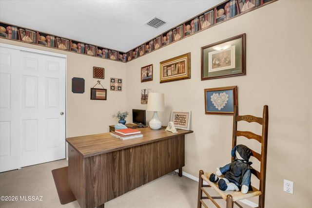 9074 N Safflower Lane, Tucson, AZ 85743