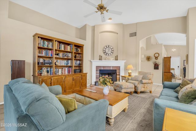 9074 N Safflower Lane, Tucson, AZ 85743