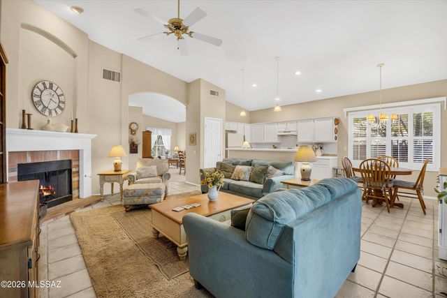 9074 N Safflower Lane, Tucson, AZ 85743