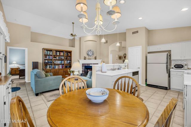 9074 N Safflower Lane, Tucson, AZ 85743