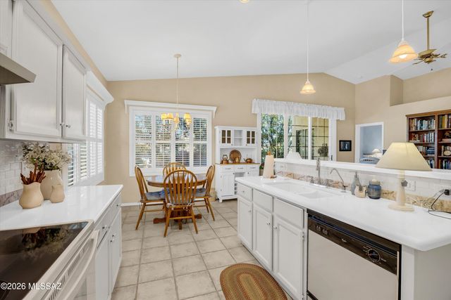 9074 N Safflower Lane, Tucson, AZ 85743