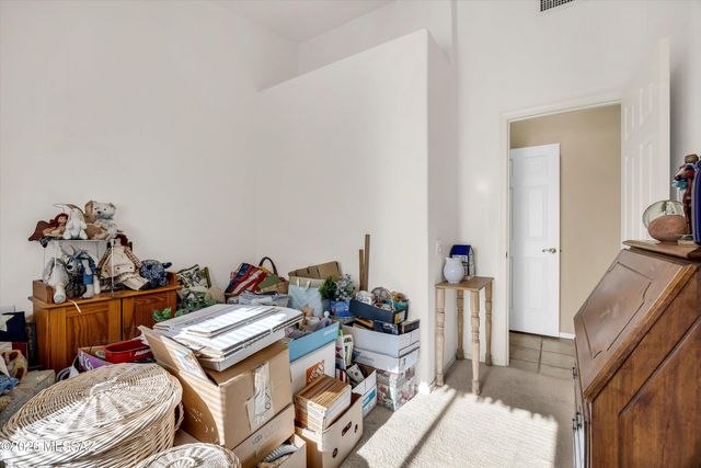 9074 N Safflower Lane, Tucson, AZ 85743