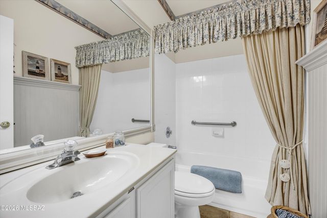 9074 N Safflower Lane, Tucson, AZ 85743