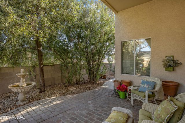 9074 N Safflower Lane, Tucson, AZ 85743