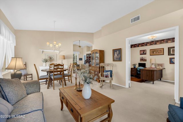 9074 N Safflower Lane, Tucson, AZ 85743