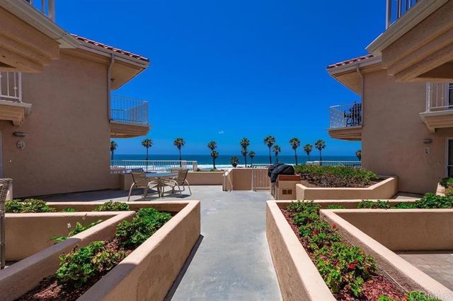 621 N Pacific Street 204, Oceanside, CA 92054