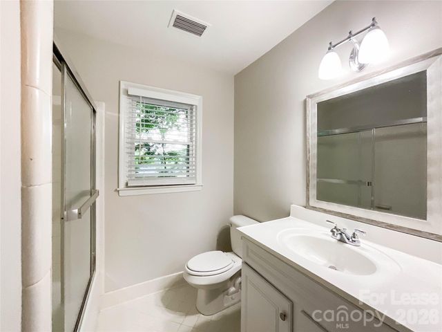 731 Ashmeade Road, Charlotte, NC 28211