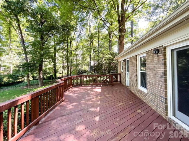 731 Ashmeade Road, Charlotte, NC 28211