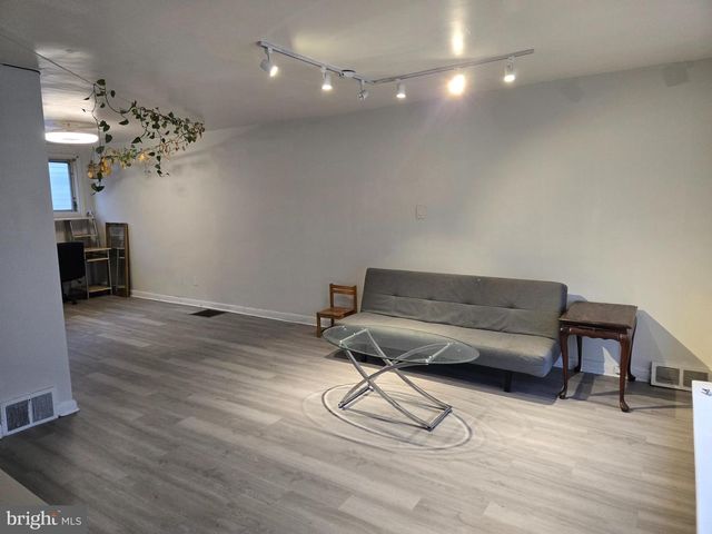 4222 O ST, Philadelphia, PA 19124