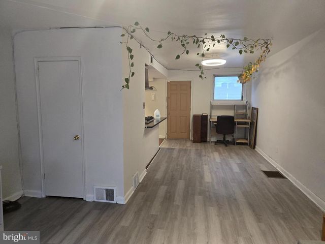 4222 O ST, Philadelphia, PA 19124