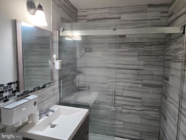 4222 O ST, Philadelphia, PA 19124