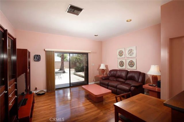 6248 Ben Avenue, North Hollywood, CA 91606