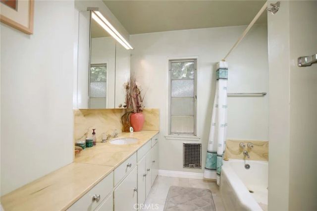 6248 Ben Avenue, North Hollywood, CA 91606