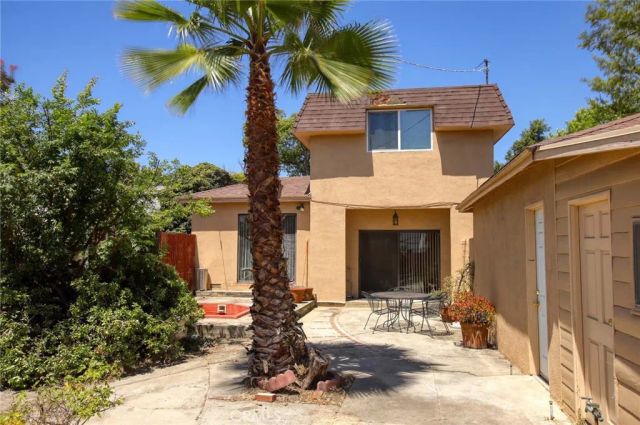 6248 Ben Avenue, North Hollywood, CA 91606