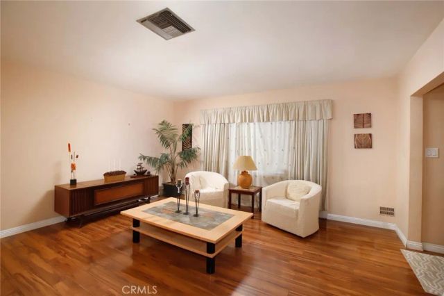 6248 Ben Avenue, North Hollywood, CA 91606