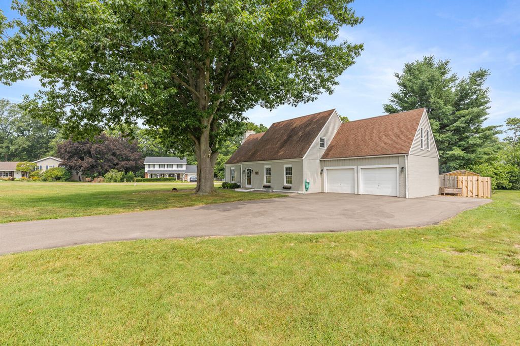 1629 Rhonda Road, Saint Joseph, MI 49085