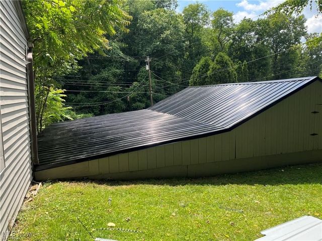 225 Washington Pike, Wellsburg, WV 26070