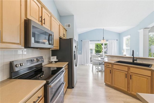 14434 W 139th Place, Olathe, KS 66062