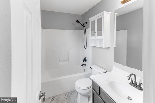 2471 SULPHUR SPRINGS RD, Inwood, WV 25428