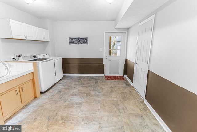 2471 SULPHUR SPRINGS RD, Inwood, WV 25428