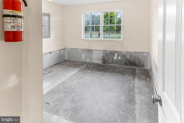 2471 SULPHUR SPRINGS RD, Inwood, WV 25428