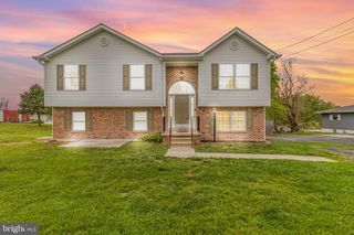 2471 SULPHUR SPRINGS RD, Inwood, WV 25428