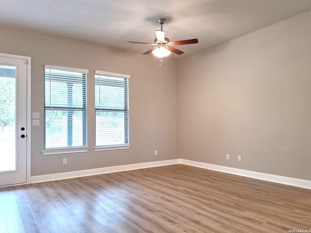 1435 COTTONWOOD RD, Fischer, TX 78623