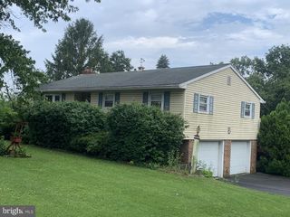 711 FRYSTOWN RD, Myerstown, PA 17067