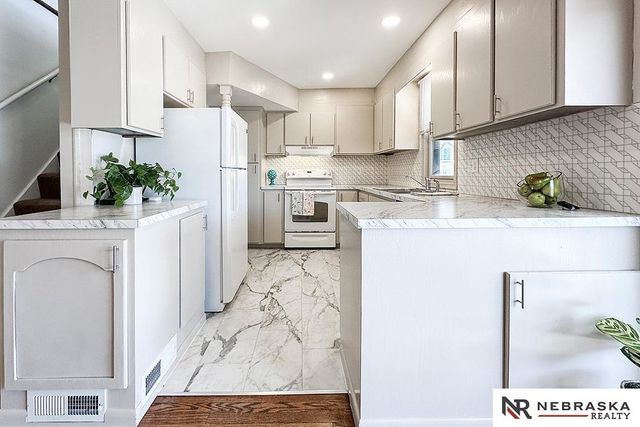 6451 William Street, Omaha, NE 68106