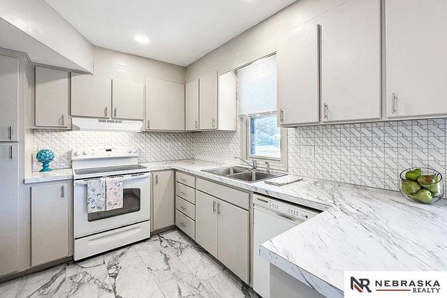 6451 William Street, Omaha, NE 68106