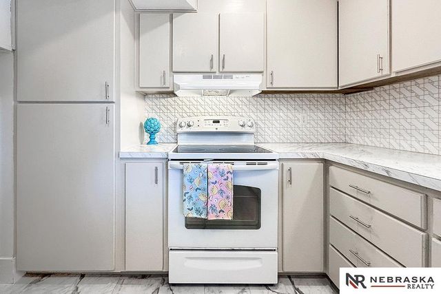 6451 William Street, Omaha, NE 68106