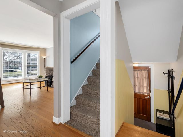 10264 Pelham Street, Westchester, IL 60154