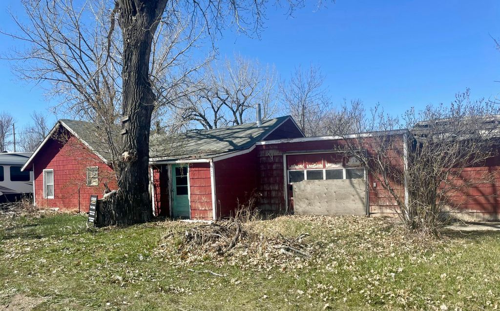 211 Illinois St ST, Chinook, MT 59523 photo 2