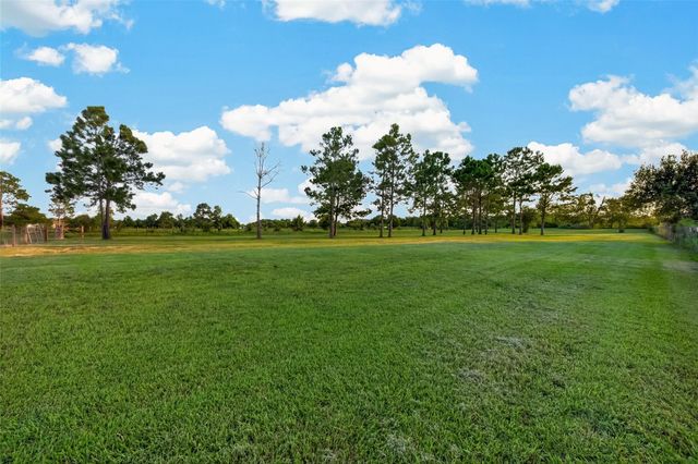 5210 Beaver Road, Santa Fe, TX 77517