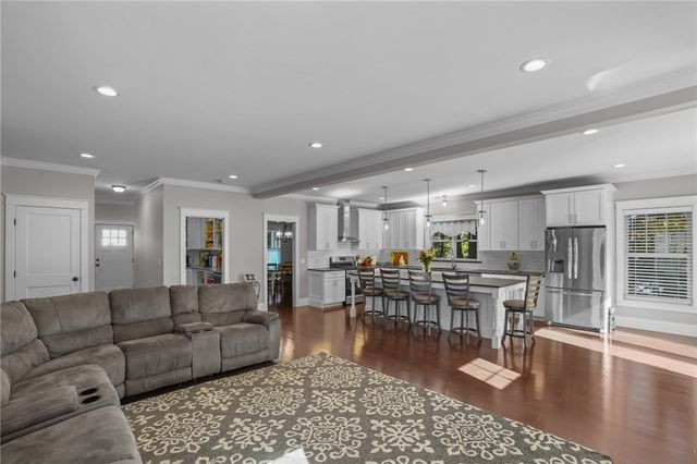 13 Vanderbilt Lane, Portsmouth, RI 02871