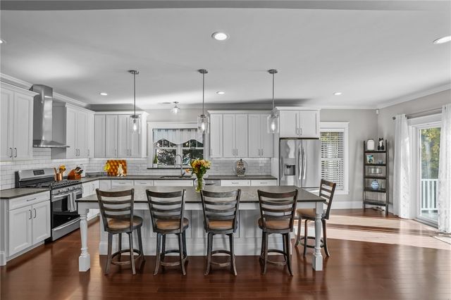 13 Vanderbilt Lane, Portsmouth, RI 02871